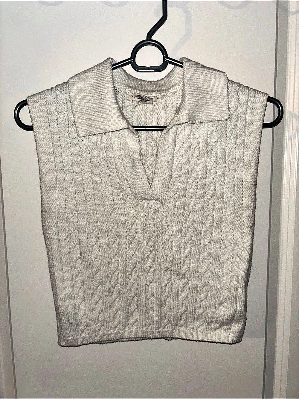 Happily Grey Cable Knit V-Neck Vest in Cream Size X Small